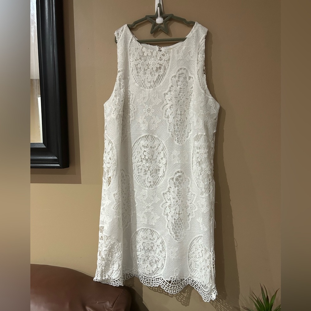 Elegant White Lace Dress